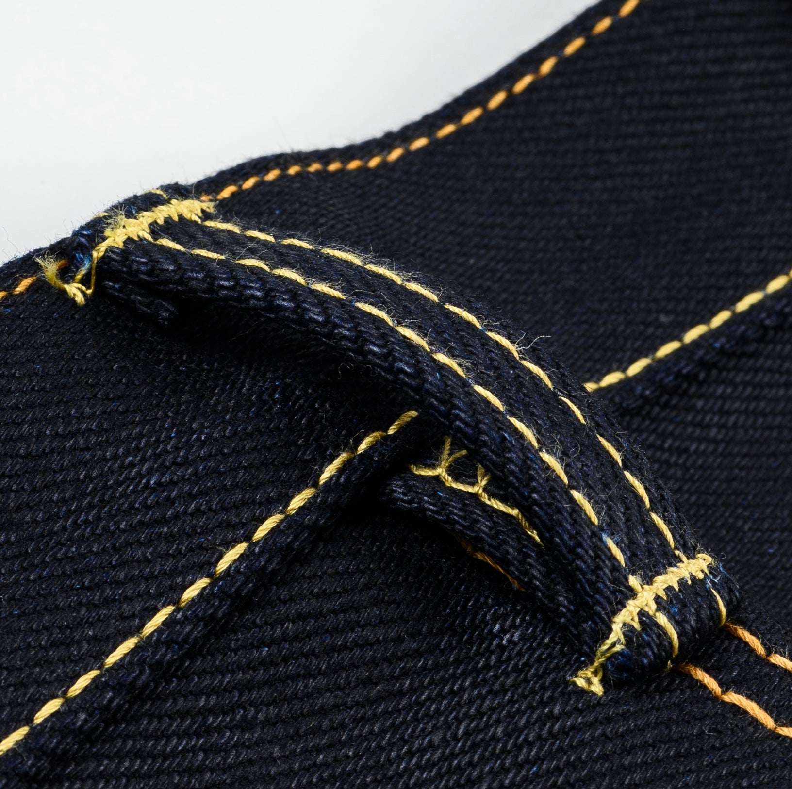 IH-888-XHSIB- 25oz Selvedge Denim Medium/High Rise Tapered Cut Jeans - Indigo/Black