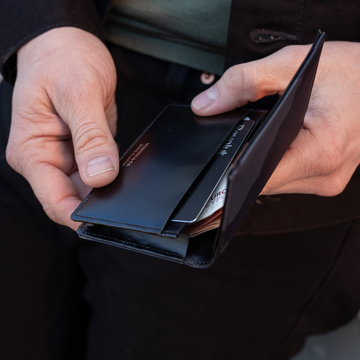 PO-CAMO-CARD-CASE-NAV_001.jpg