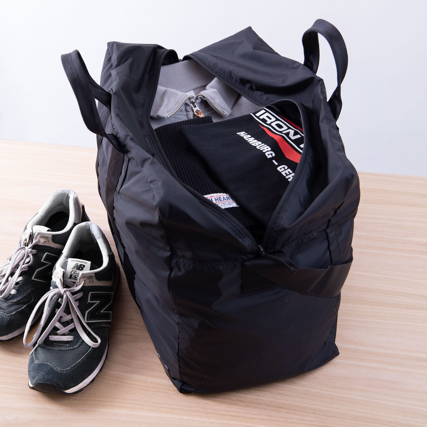 PO-FLEX-DUFFLE-BAG-BLK_044_25_03.jpg